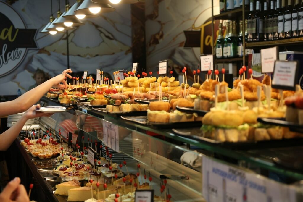 Comptoir de bar à tapas à Barcelone
